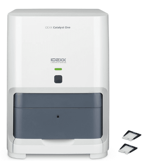 동탄시티동물의료센터 화학 분석기 Catalyst One 장비 사진